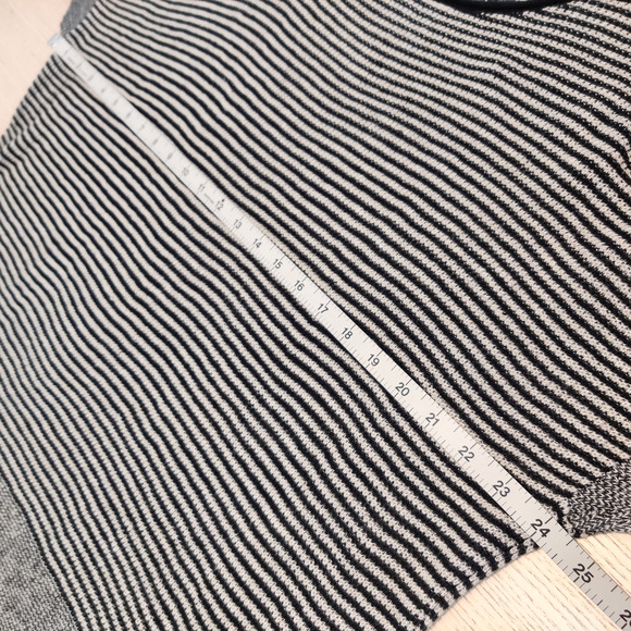 Eileen Fisher Organic Linen Short Sleeve Sweater Womens Size 2X Black Stripe - Picture 9 of 10